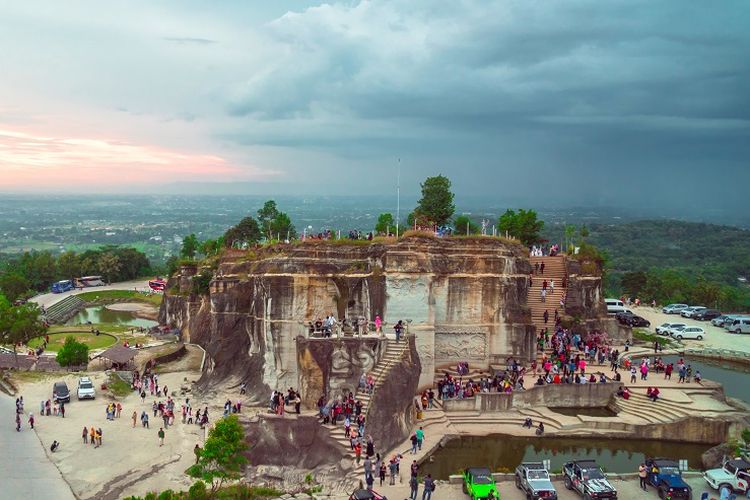 Wisata Tebing Breksi